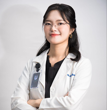 Bác sĩ điều trị mụn